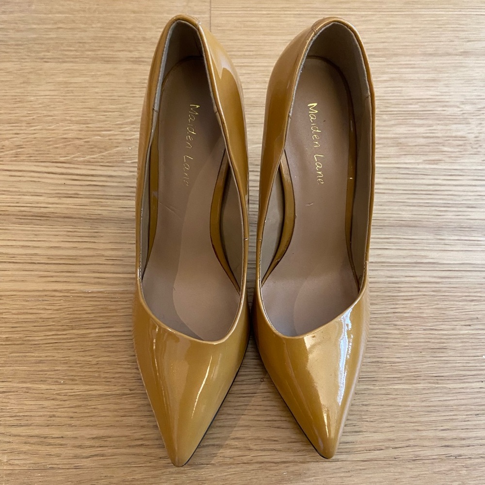 Maiden Lane pumps with gold embellished heel